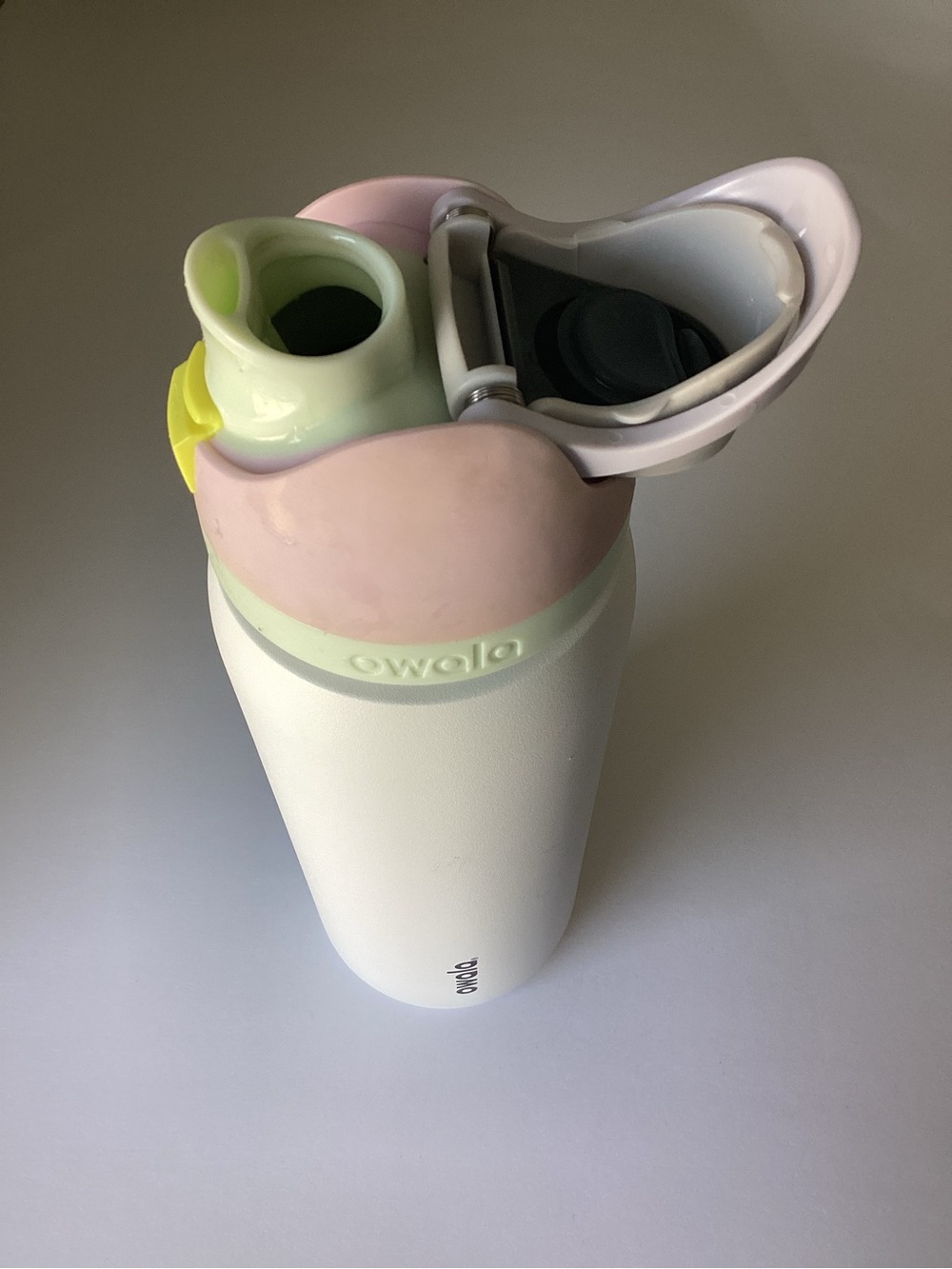 Owala Insulated Water Bottle — Pastel Pink, Mint & White